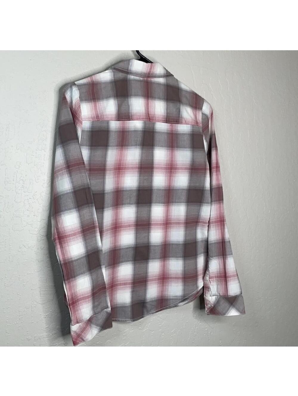 BP button up - Picture 5 of 7